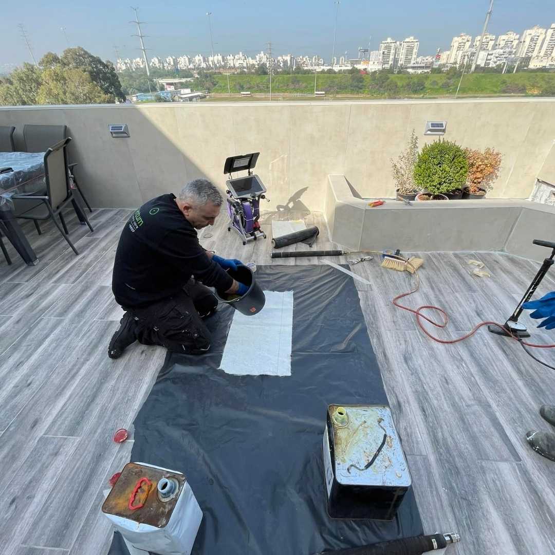 בדיקת נזילה במצלמת דחיפה בדירת פנטהאוז